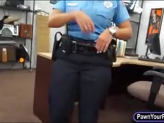 Latina policejní důstojník v prdeli podle pawn chlap v the tajné pracoviště