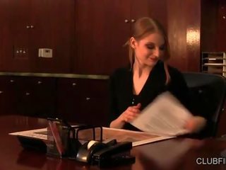 Ela cariño y dylan ryan pie fetiche en la workplace