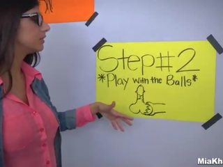 Mia Khalifa Shows Her Friend how to Suck Dick <span class=duration>- 5 min</span>