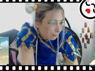 Chun li cosplayer sexy por la kamera kompjuterike parte1