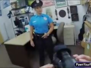 Warga latina polis pegawai fucked oleh pawn lelaki