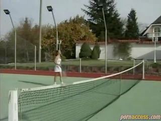 上 該 網球 法庭