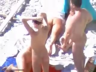 Bronzare plaja curve avea unele adolescenta grup sex distracție