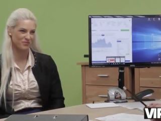 Vip4k&period; lebarnult vonás passes trágár felnőtt videó szereplőválogatás -ban a loan iroda