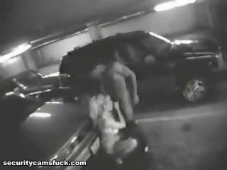 Réel vie parking lot grand sexe porno coup par la sécurité webcam