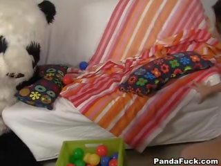 Секси танцуване оказа към оргия с panda