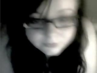 Irish mollig tiener met groot natuurlijk borst tonen af op webcam